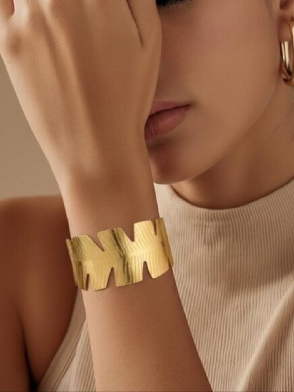 Stainless Steel Bangle Waterproof & Fade-Resistant w/Plating Hypoallergenic - Picture 1 of 7